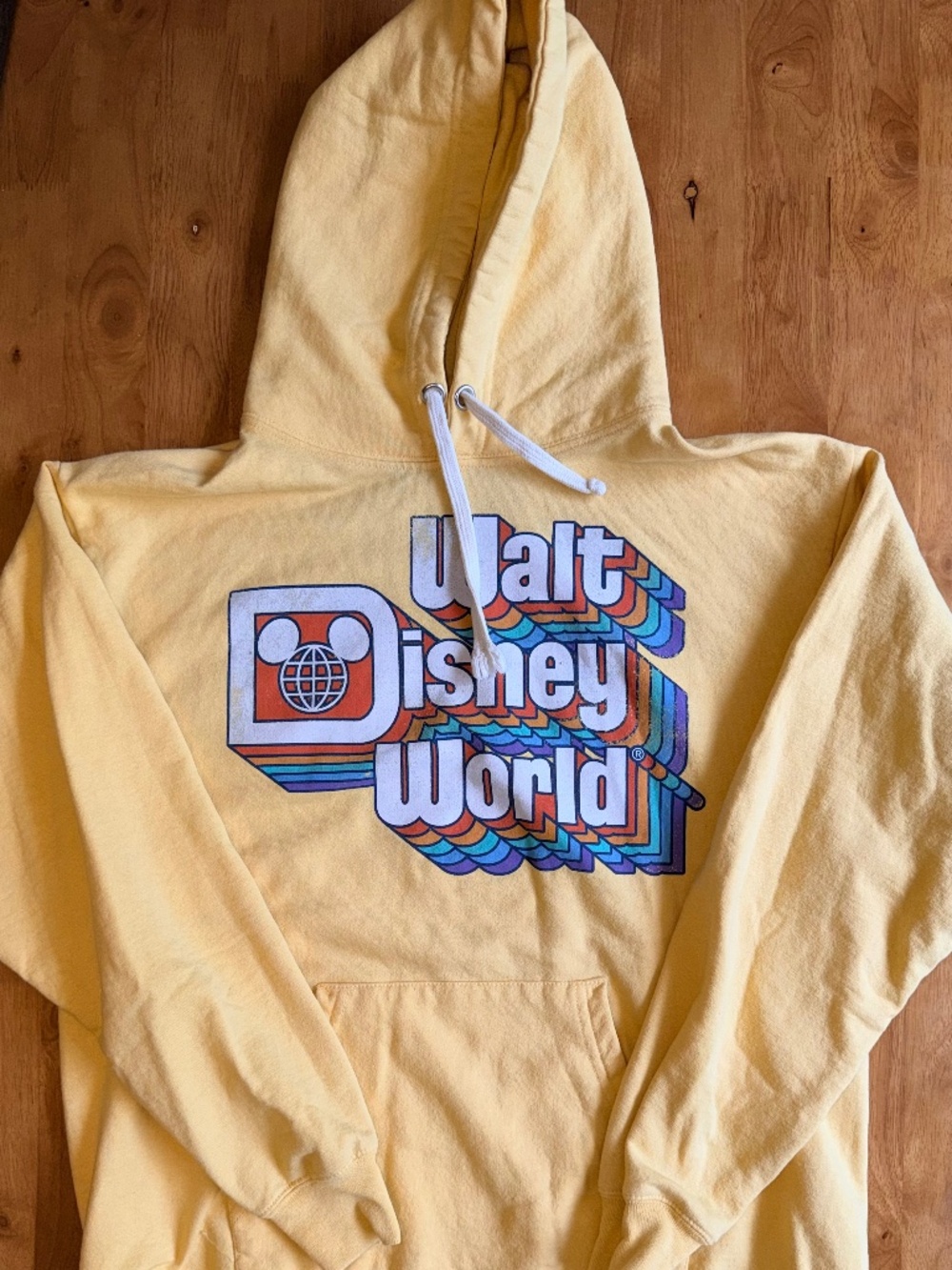 Disney World Hoodie Mens Medium Yellow Retro Rainbow Mickey Mouse Pullover 0348